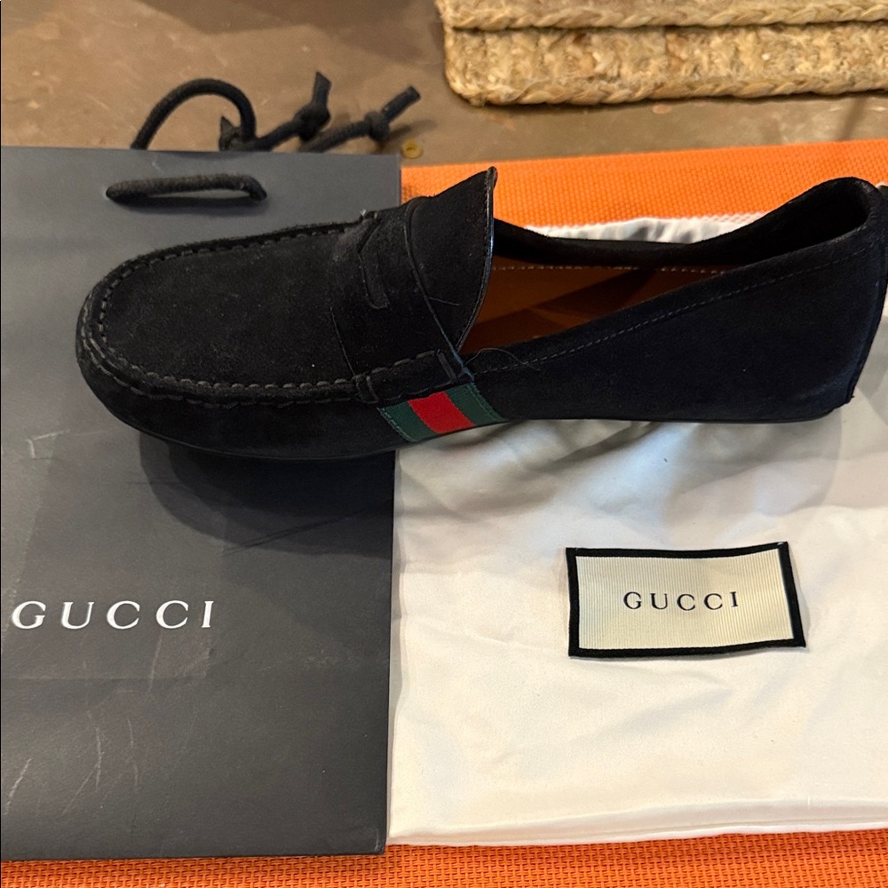 Gucci MENS/unisex Black Suede Loafers with Green and Red Stripe
